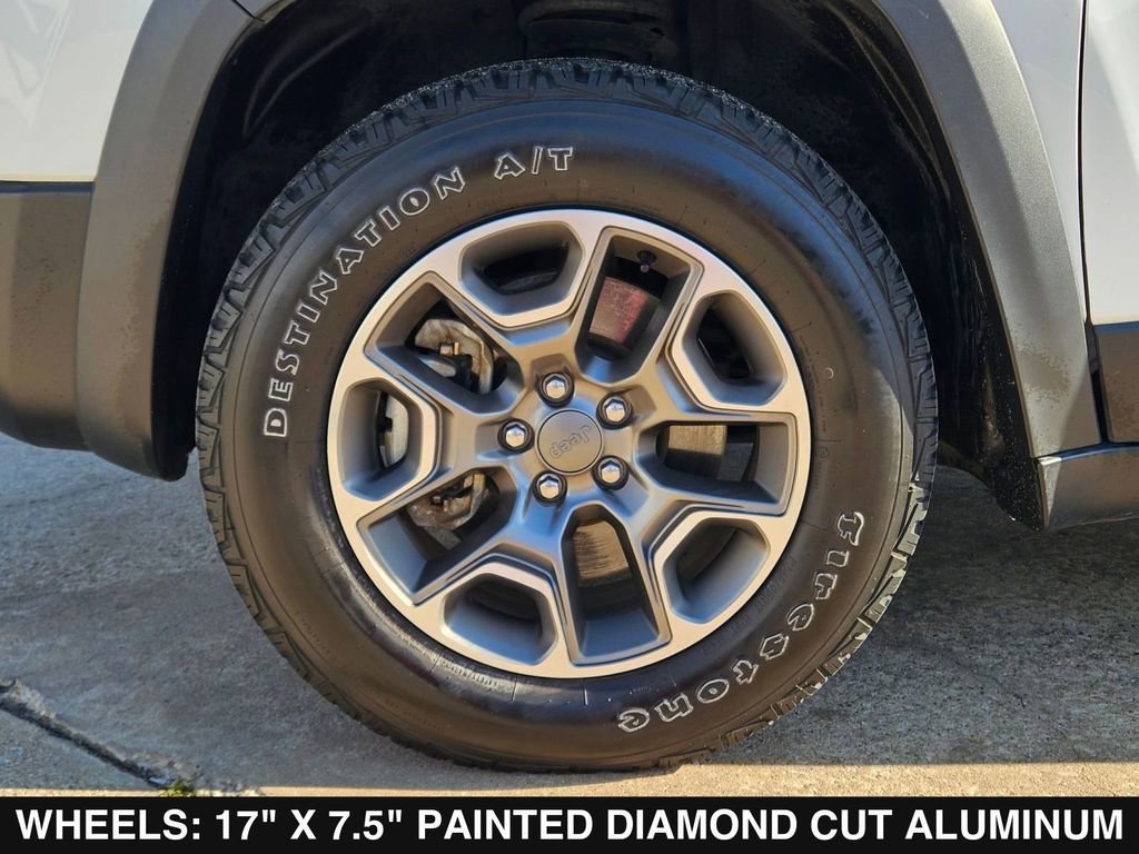 Used 2022 Jeep Cherokee Trailhawk w/ Premium Leather Package image 31