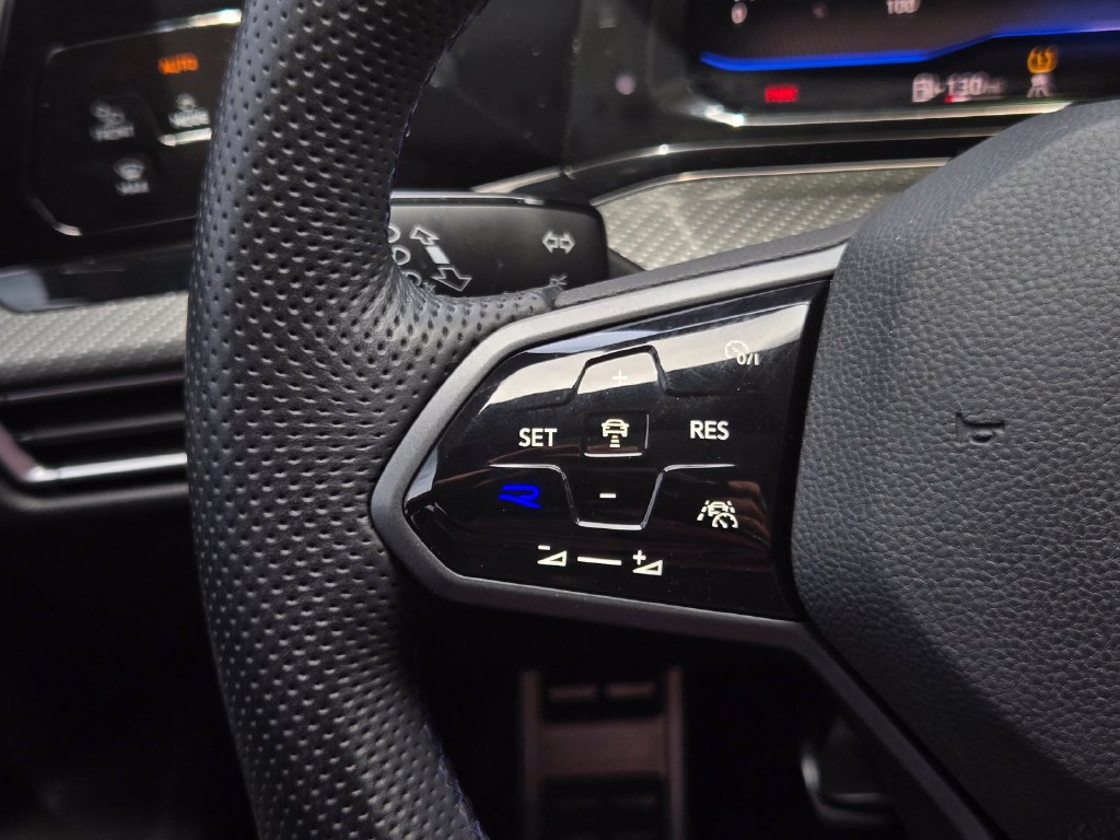 Used 2022 Volkswagen Golf R AWD/4WD image 26