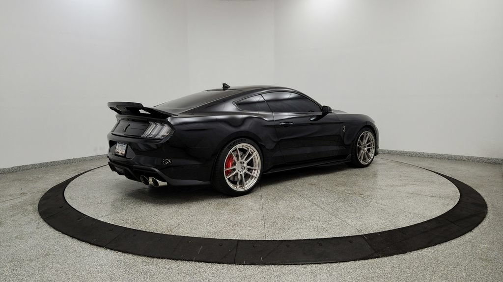 Used 2020 Ford Mustang Shelby GT500 w/ Technology Package RWD image 5