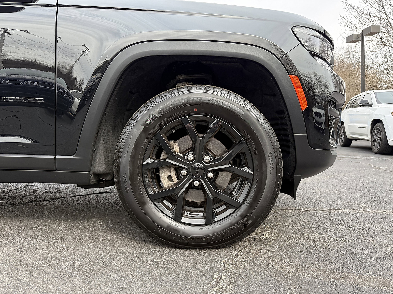 Used 2025 Jeep Grand Cherokee Altitude image 9