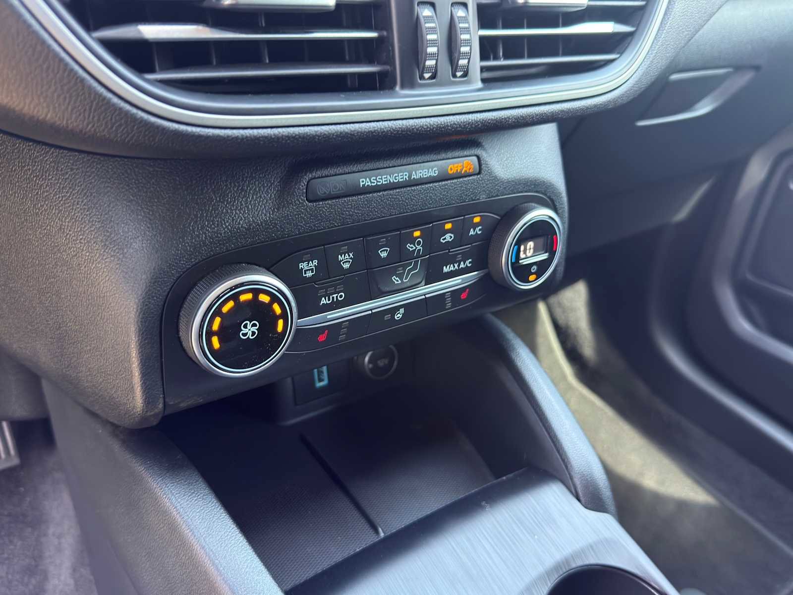 Used 2020 Ford Escape SEL image 17