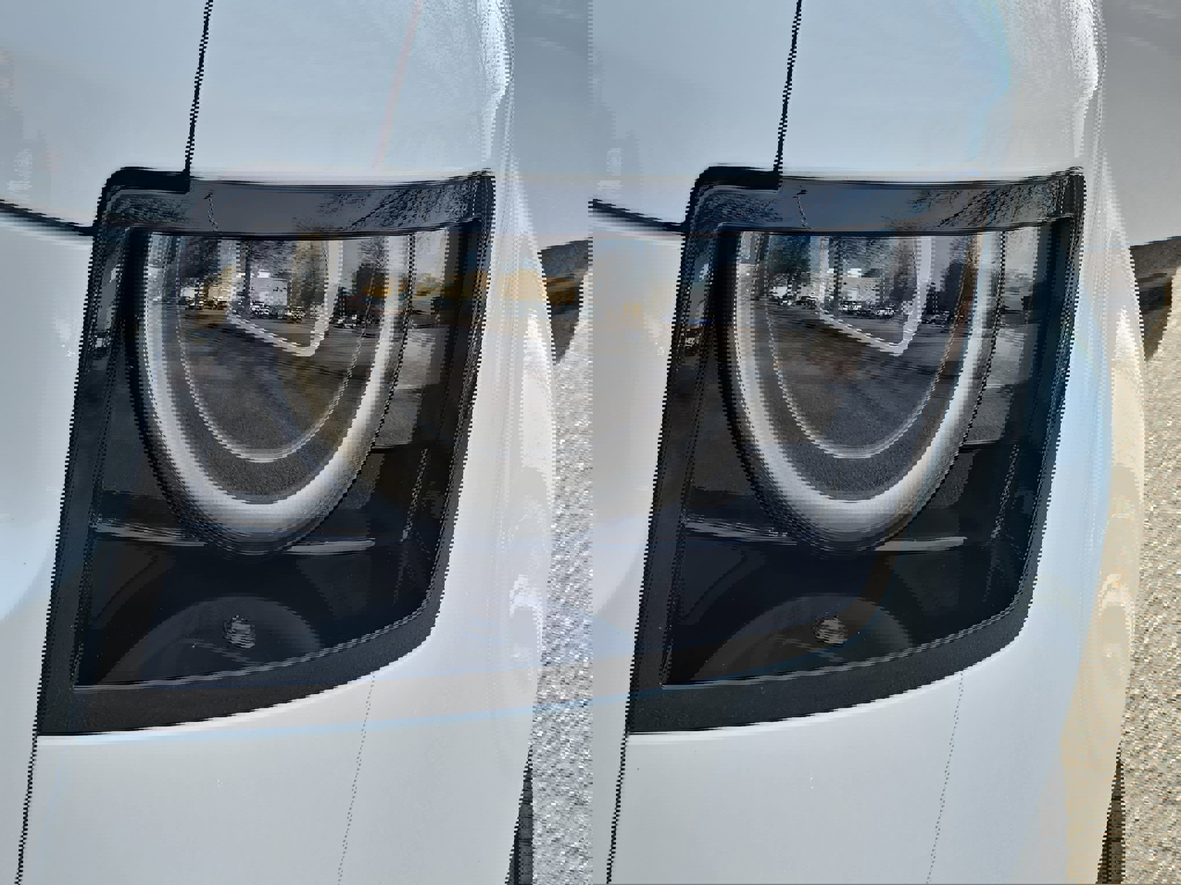 New 2026 Land Rover Defender 110 X-Dynamic SE image 31