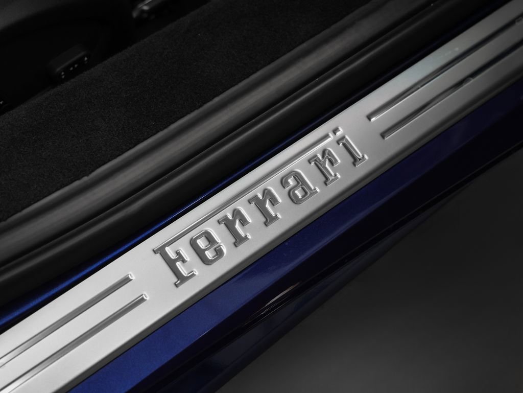 Used 2017 Ferrari 488 Spider image 17