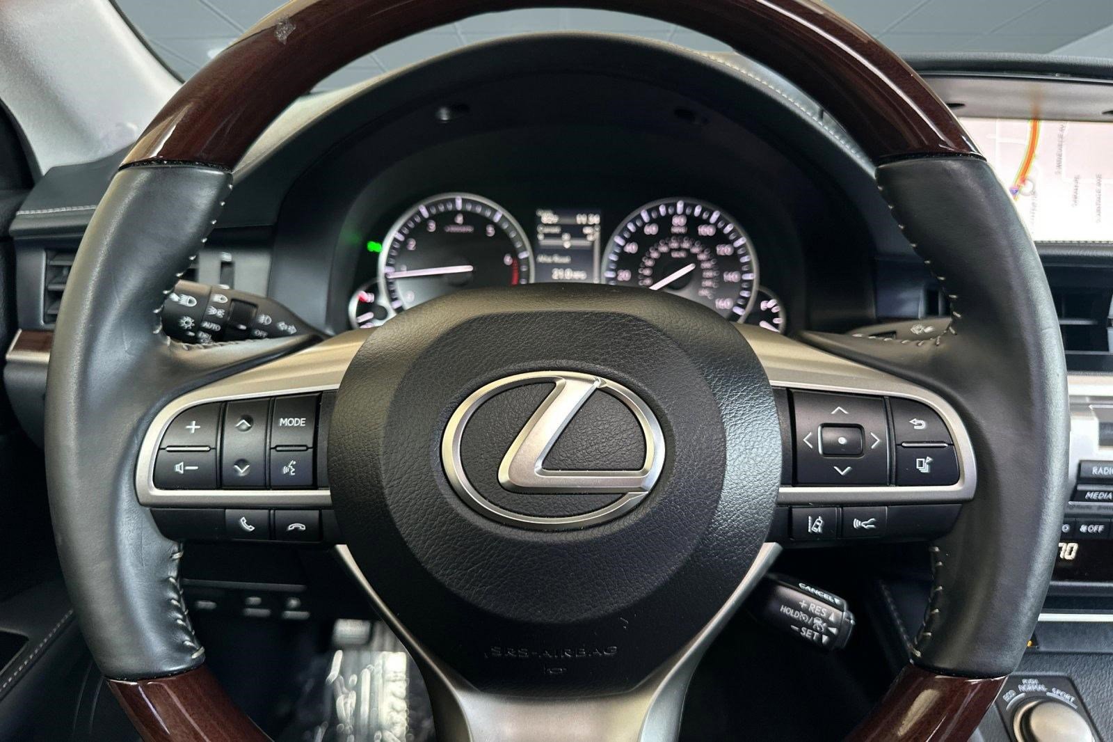 Used 2018 Lexus ES 350 w/ Navigation System Package image 16