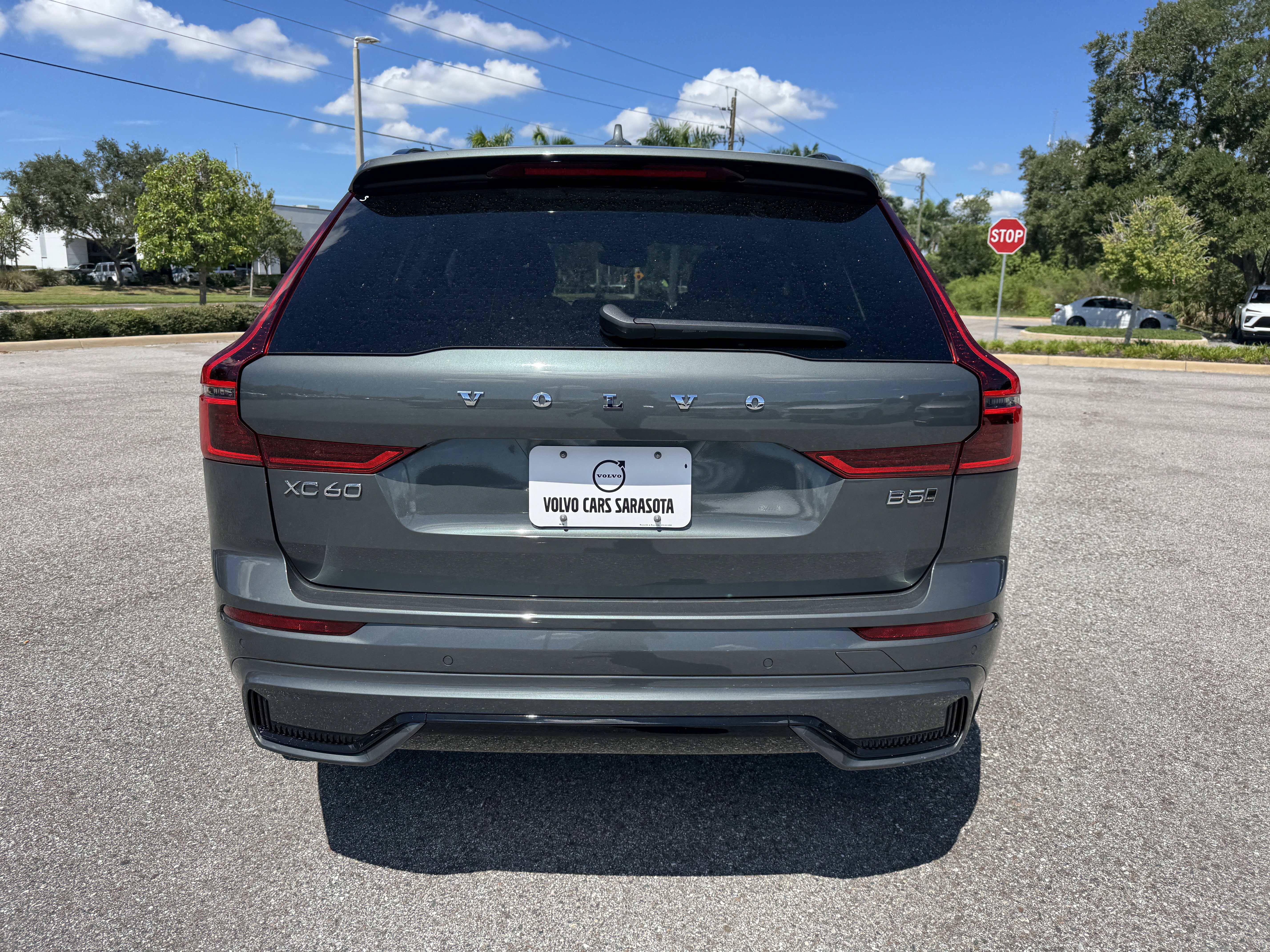 New 2026 Volvo XC60 B5 Ultra w/ Protection Package image 4