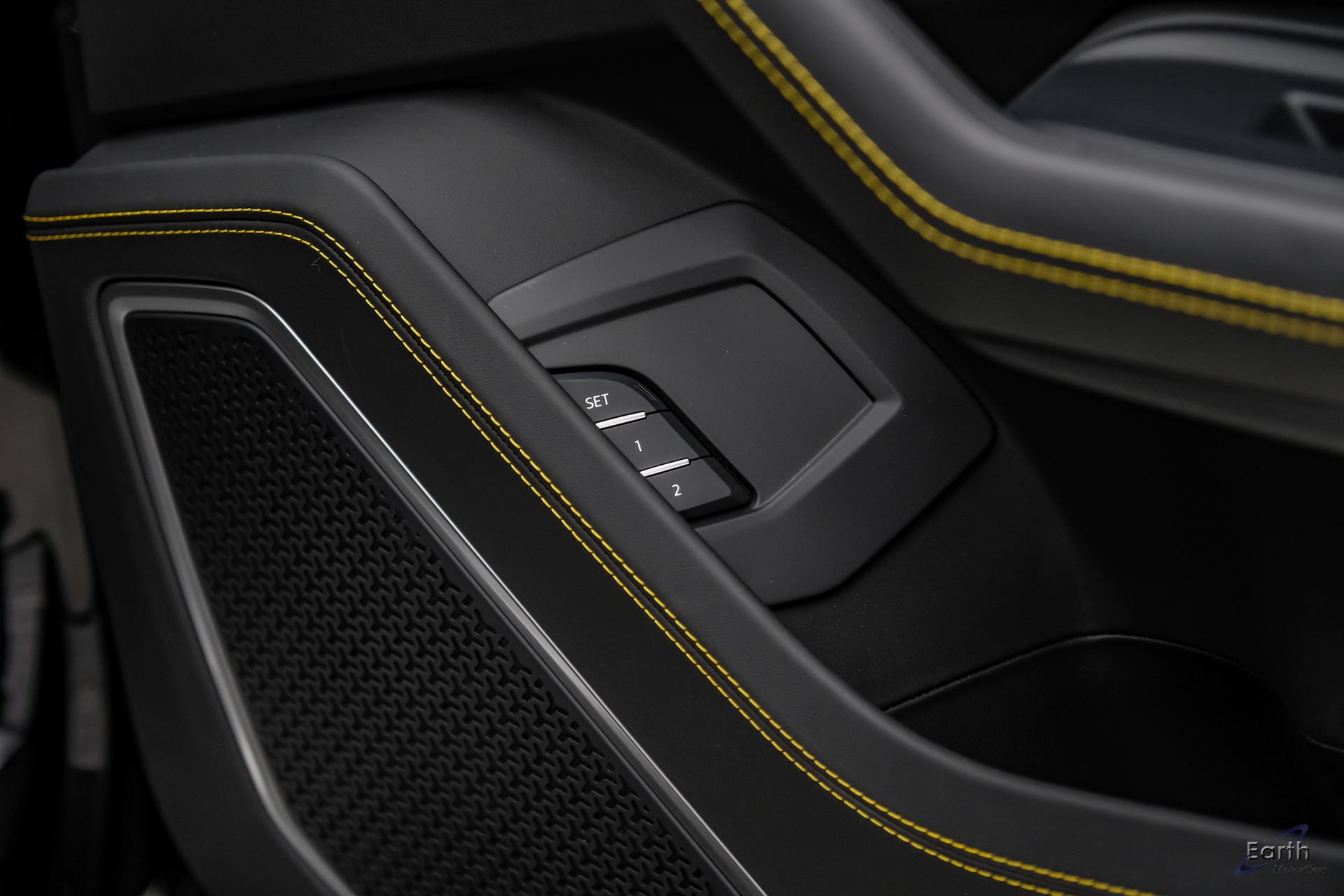Used 2022 Lamborghini Urus AWD/4WD image 93