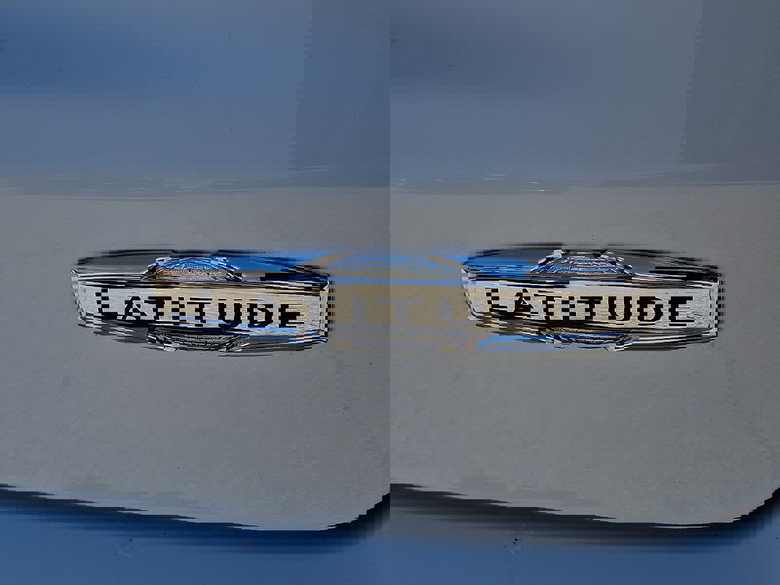 Used 2024 Jeep Compass Latitude image 30