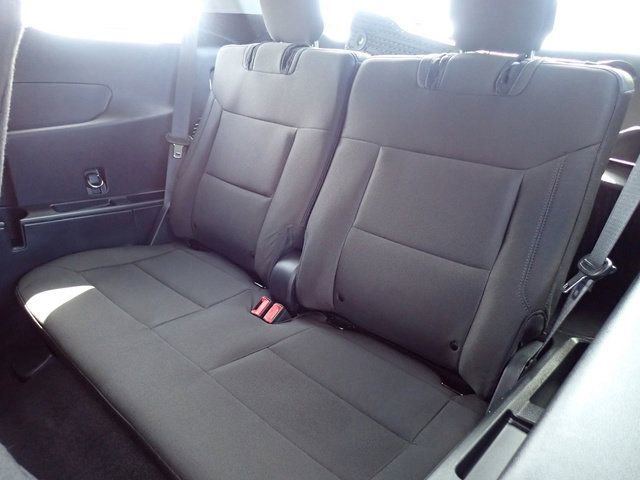 Used 2023 Ford Explorer XLT AWD/4WD image 19