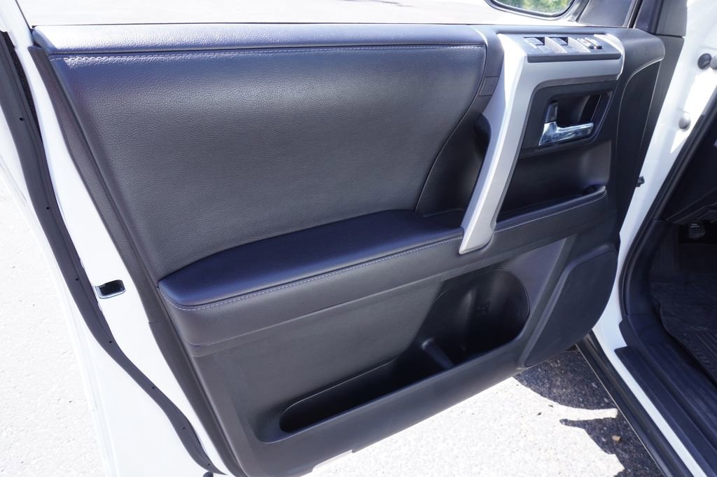 Used 2021 Toyota 4Runner SR5 Premium w/ Moonroof Package RWD image 16