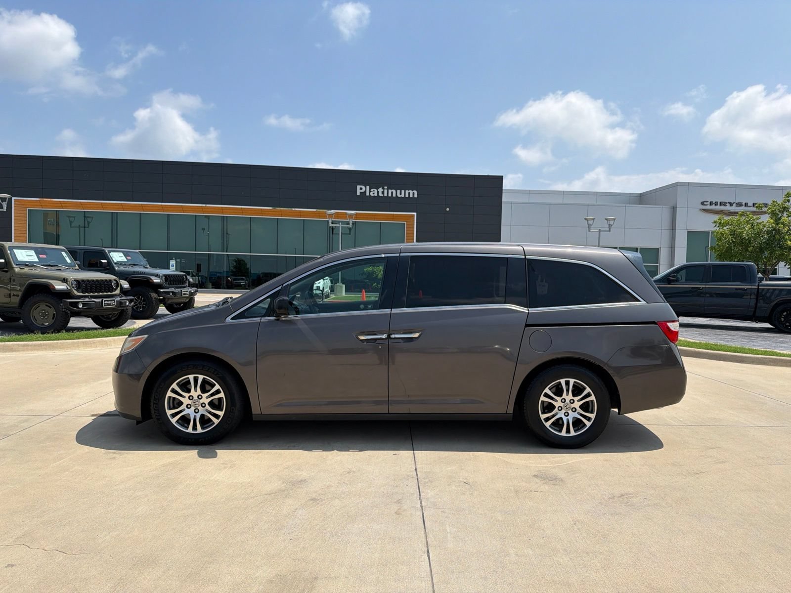 Used 2012 Honda Odyssey EX image 3