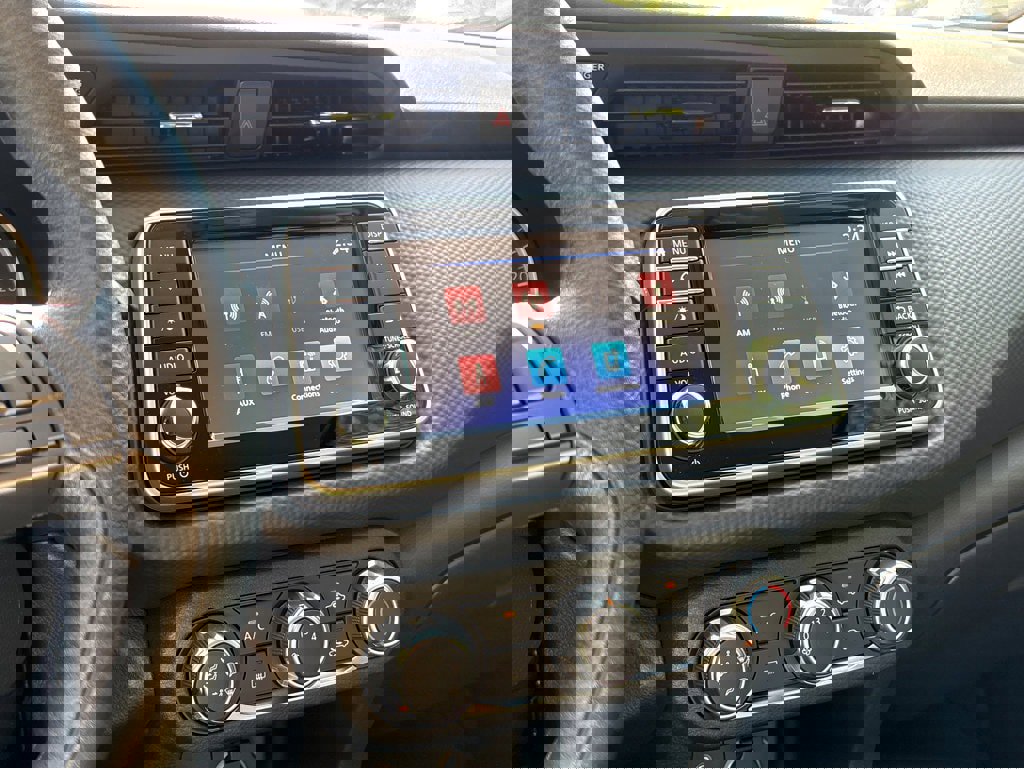 New 2025 Nissan Kicks Play S image 9