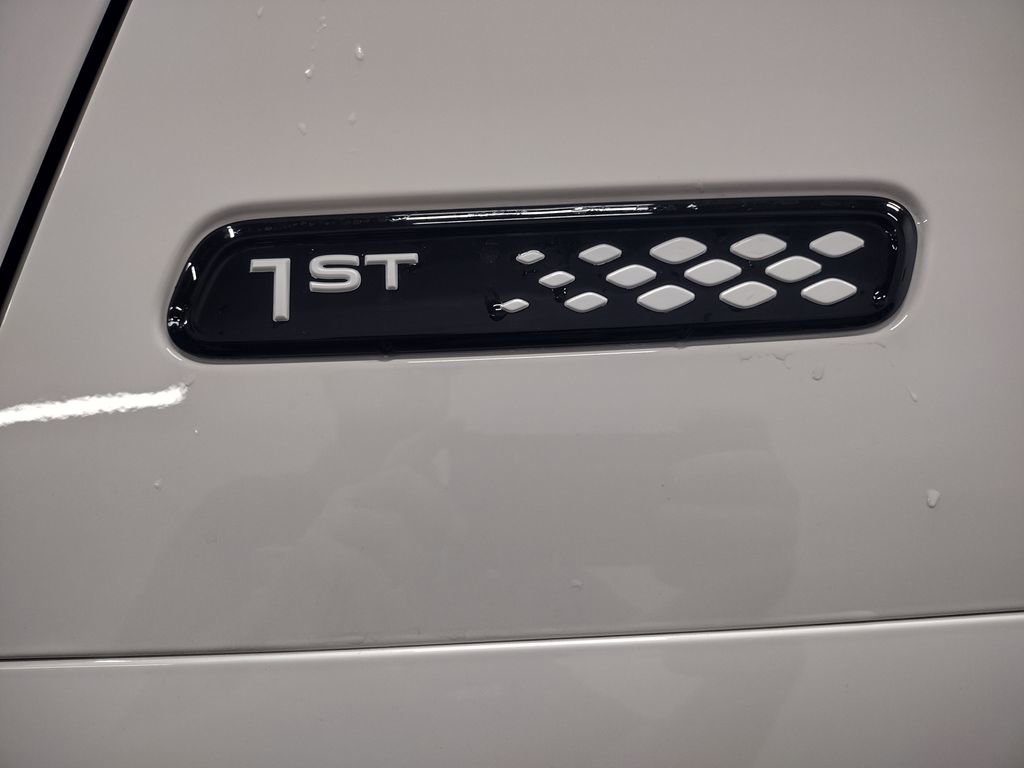 New 2025 Volkswagen ID. Buzz 1st Edition image 17