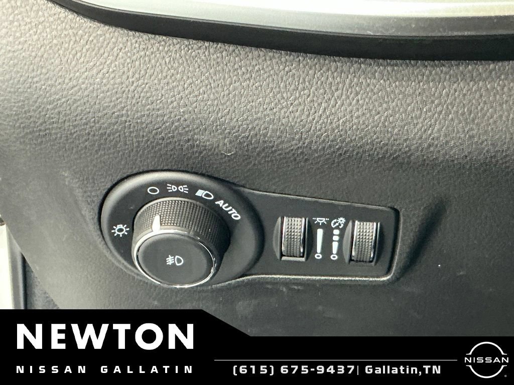 Used 2022 Jeep Compass Latitude AWD/4WD image 35