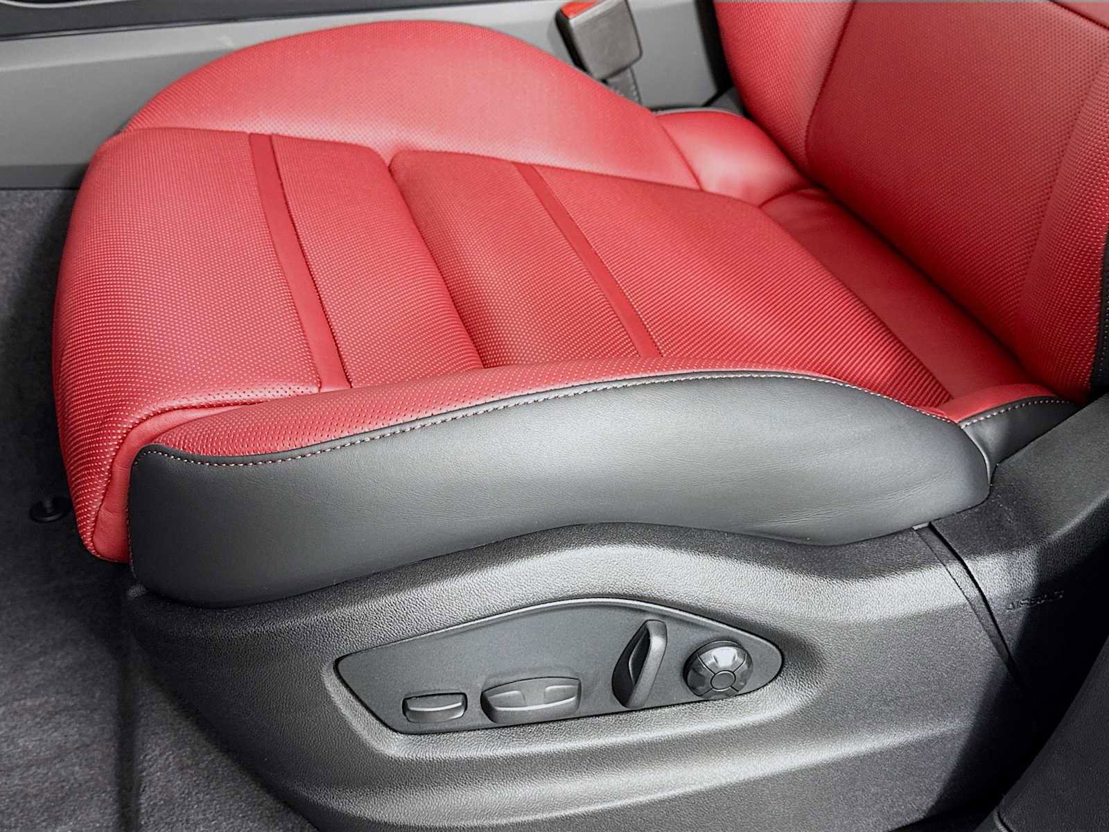 New 2026 Porsche Cayenne image 13