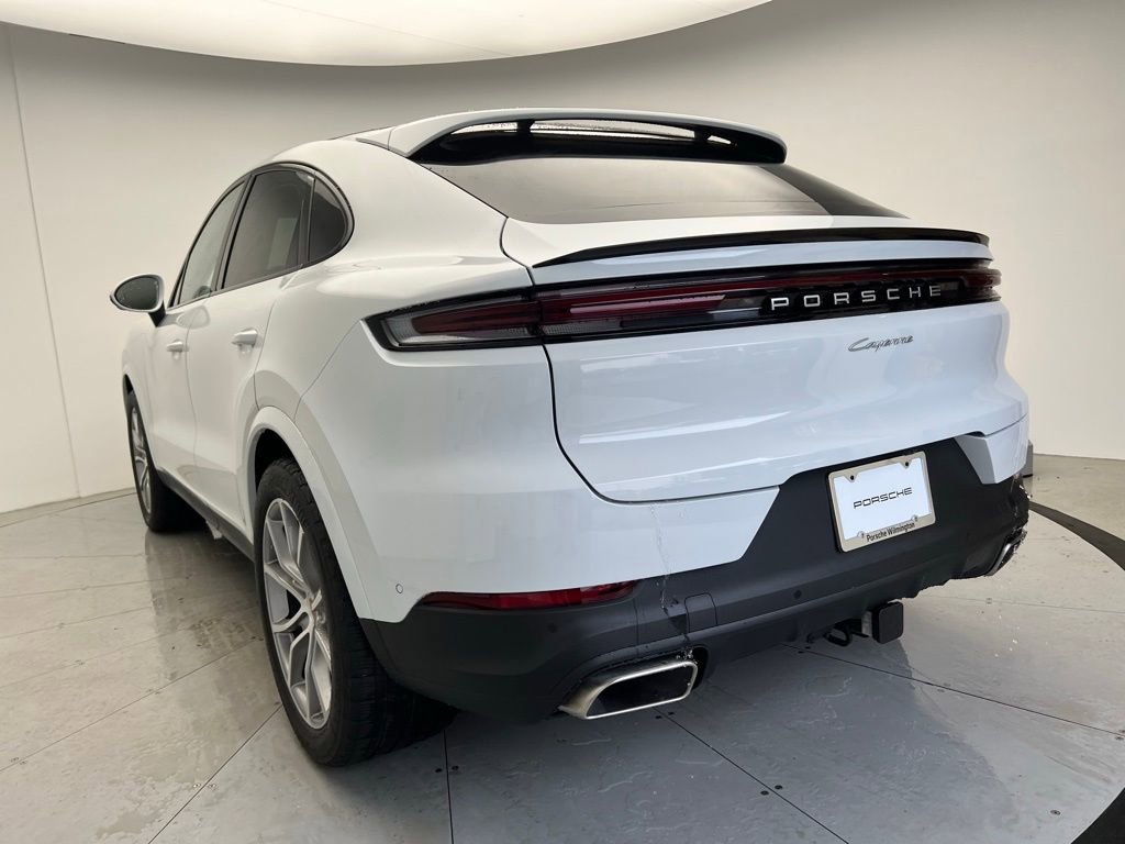 New 2025 Porsche Cayenne Coupe image 3