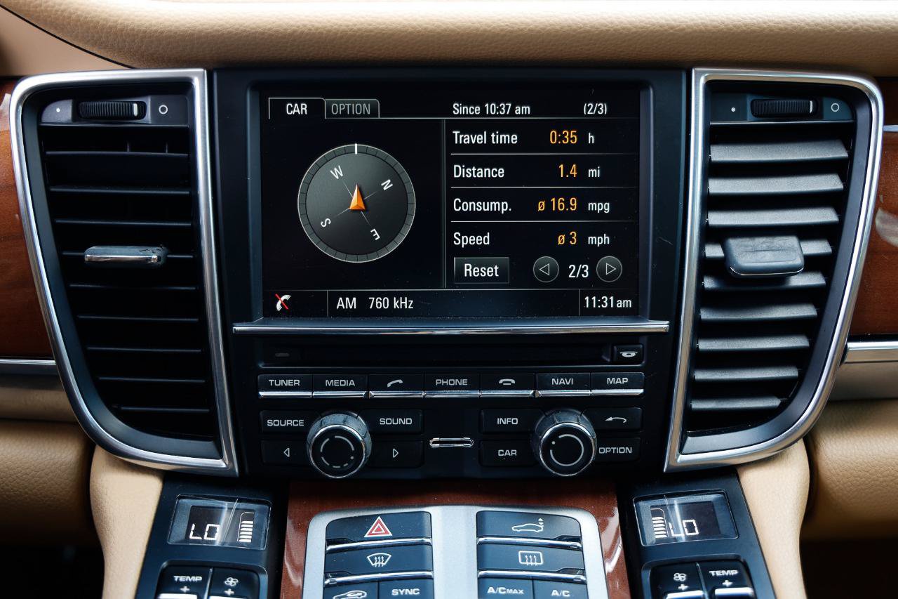 Used 2014 Porsche Panamera S RWD image 30