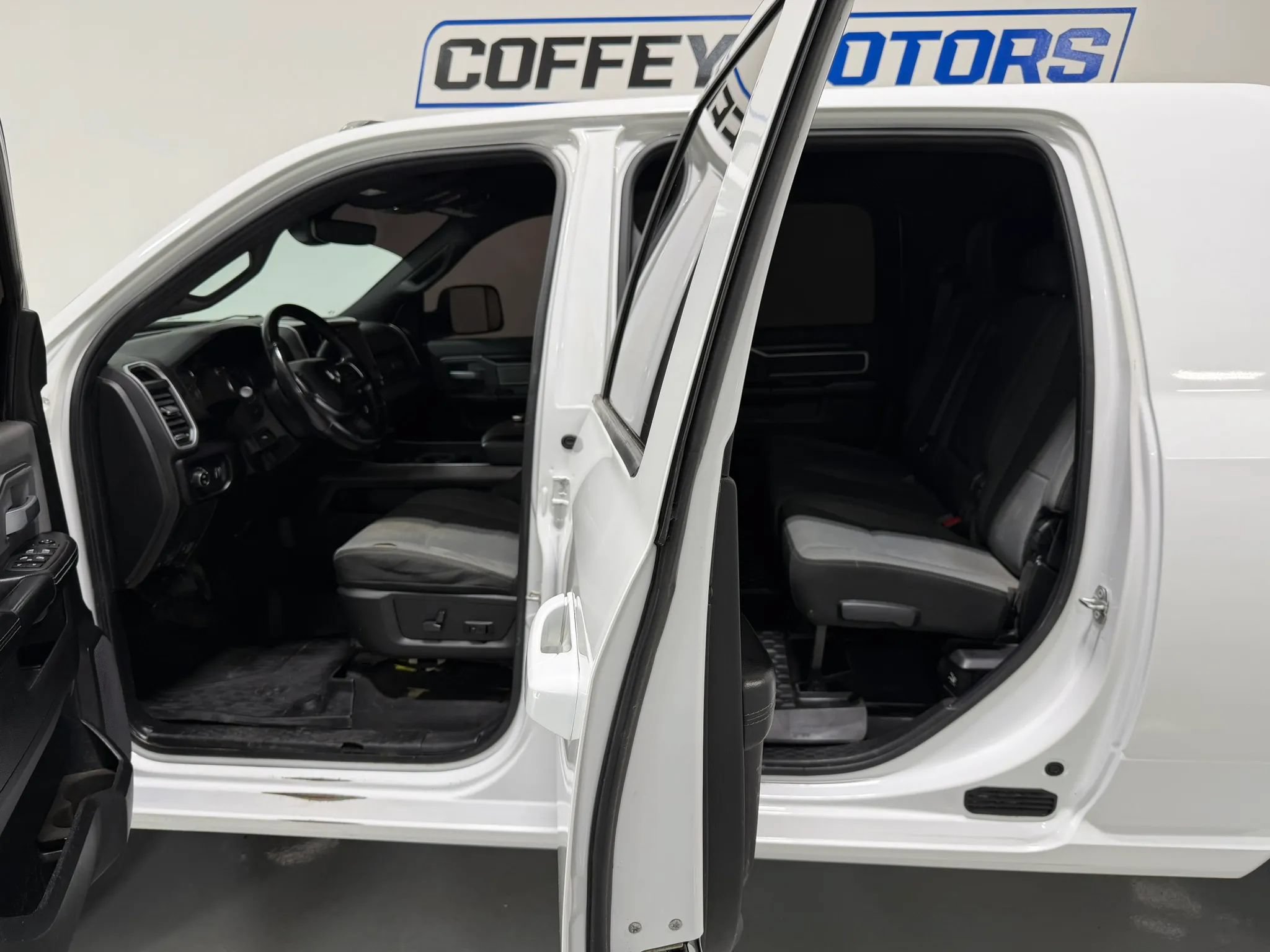 Used 2022 RAM 2500 Big Horn w/ Level A Equipment Group AWD/4WD image 11