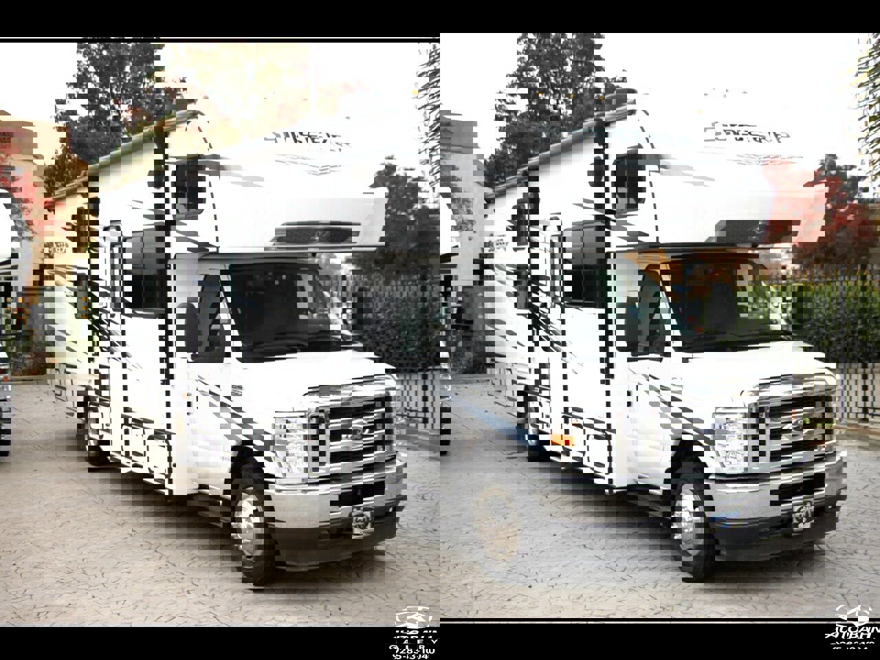 Used 2022 Ford E-450 and Econoline 450 Super Duty w/ Motorhome Prep Package image 3