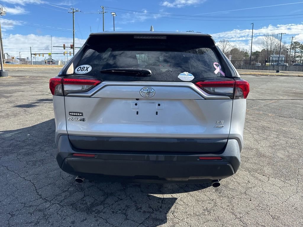 Used 2021 Toyota RAV4 LE image 13