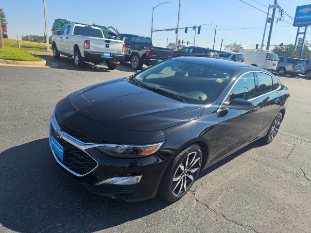Used 2025 Chevrolet Malibu RS FWD image 3