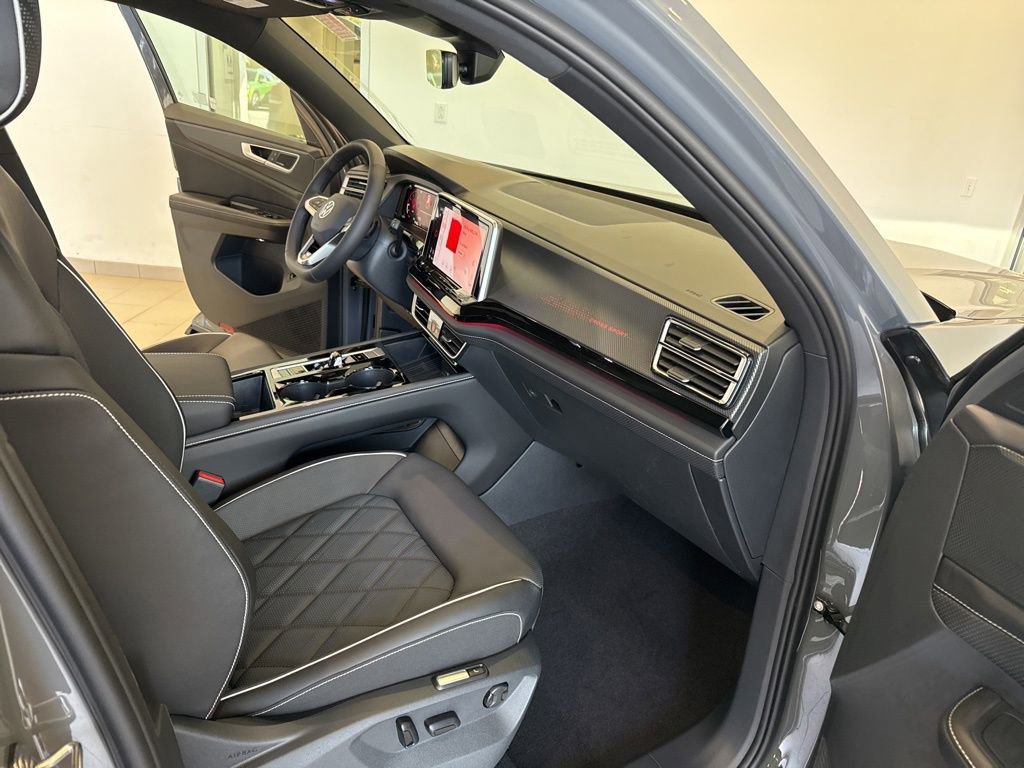 New 2026 Volkswagen Atlas Cross Sport SEL Premium R-Line image 13
