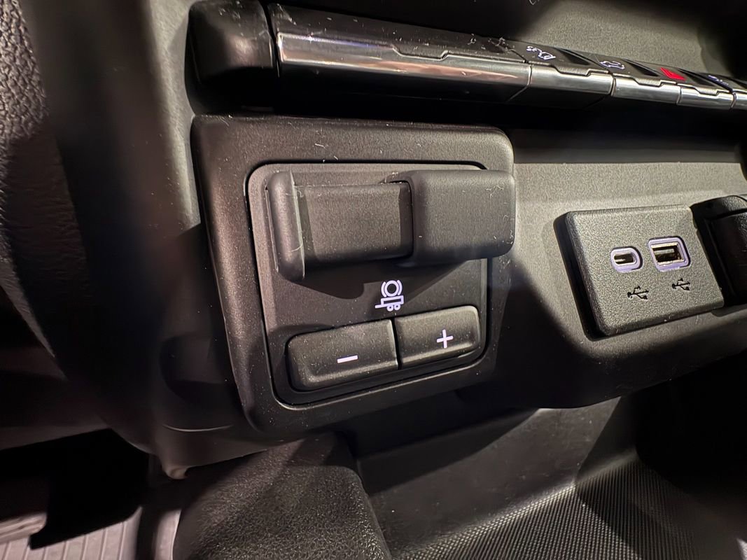 Used 2021 Chevrolet Silverado 1500 LT Trail Boss w/ Bed Protection Package image 24