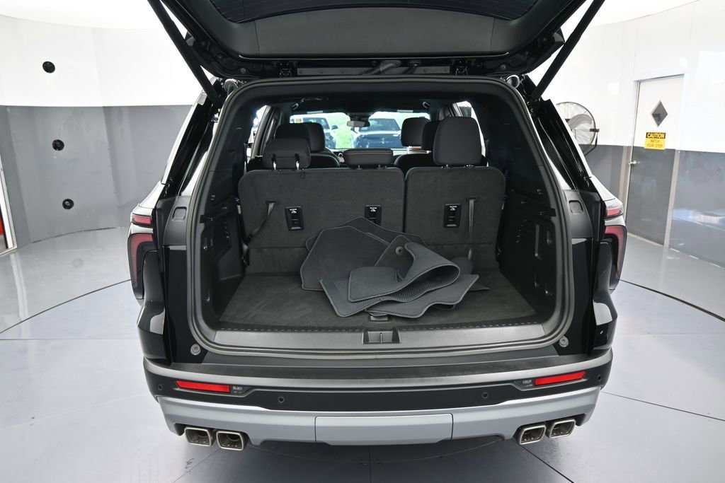 Used 2026 Chevrolet Traverse LT FWD image 40