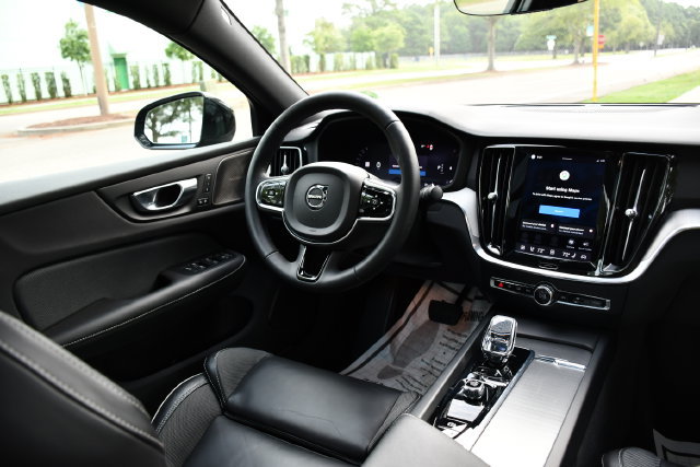 Used 2024 Volvo S60 B5 Plus w/ Climate Package AWD/4WD image 25