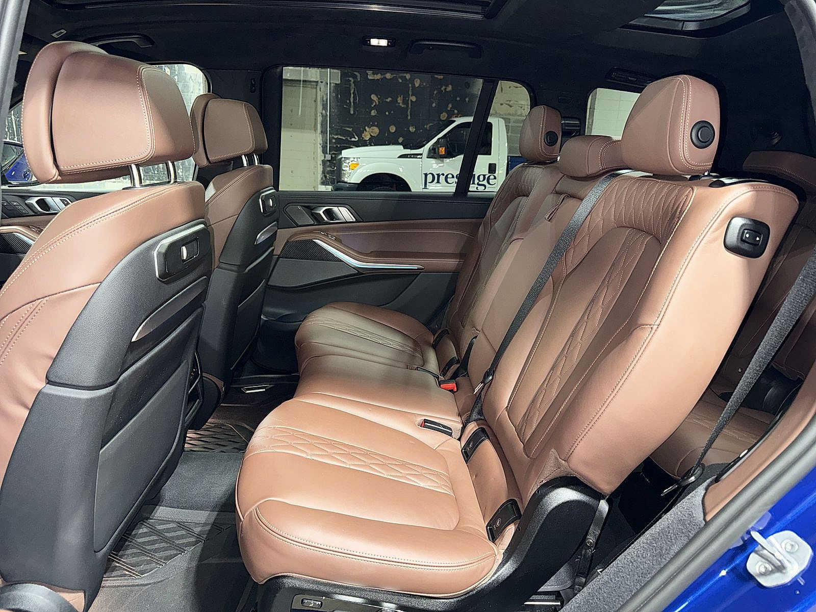 Used 2025 BMW X7 M60i w/ Executive Package AWD/4WD image 16