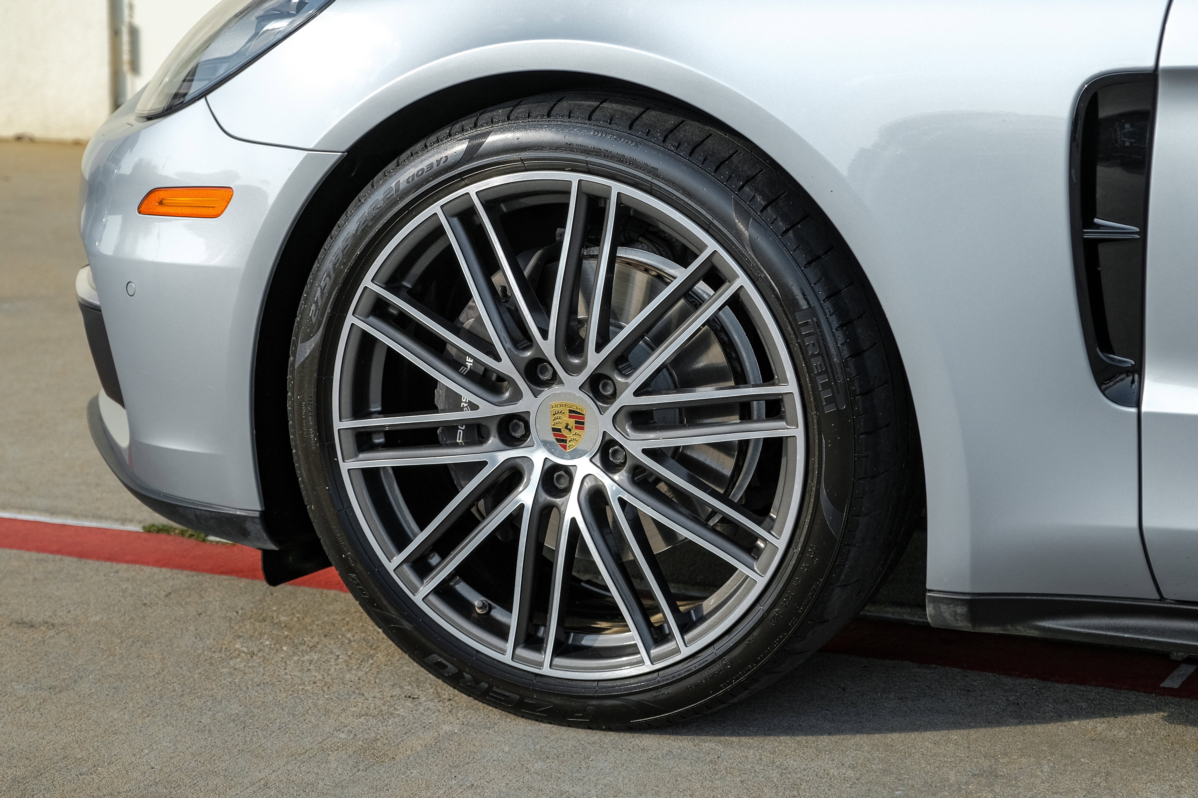 Used 2018 Porsche Panamera image 53