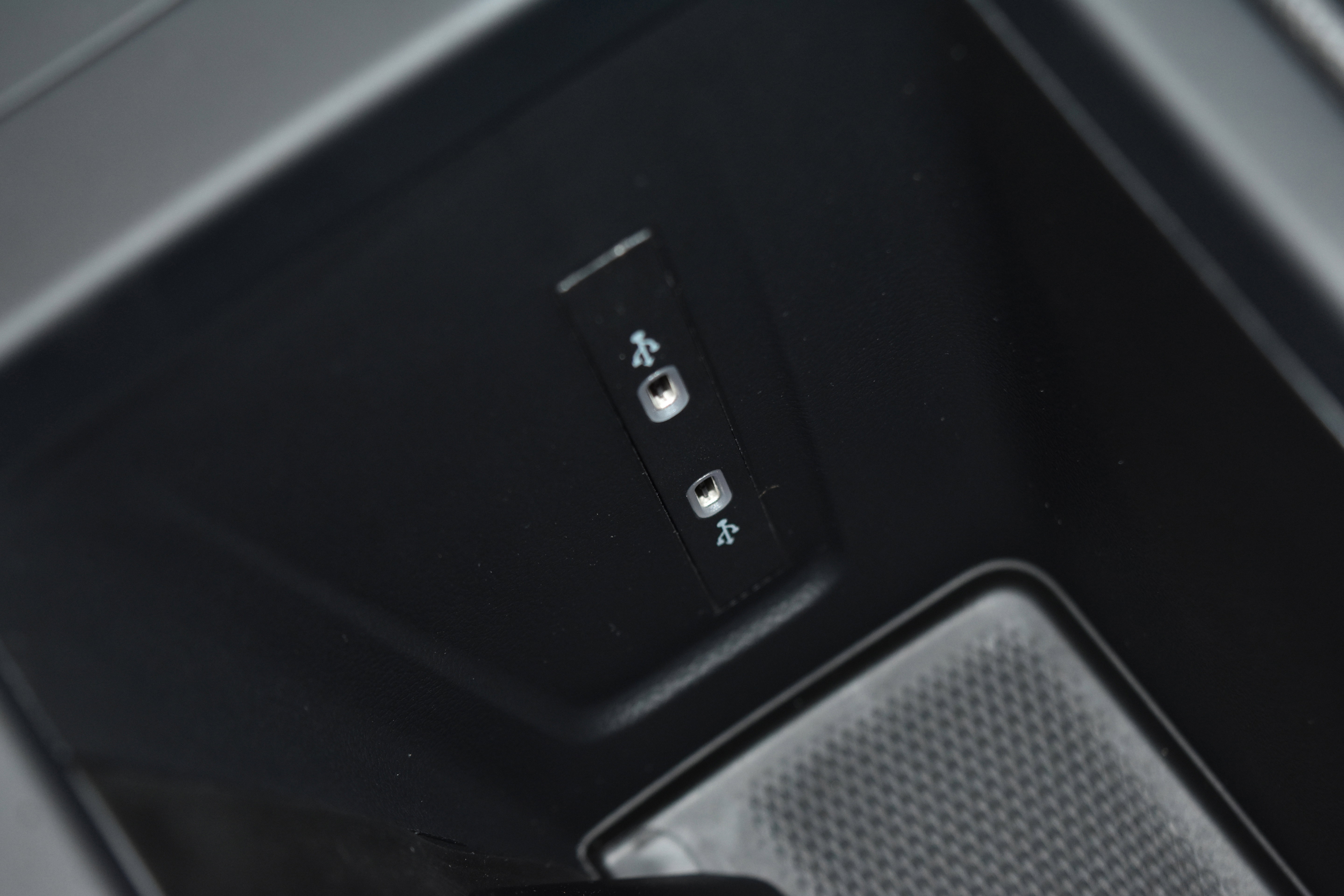 New 2026 Volkswagen Tiguan SE R-Line image 12