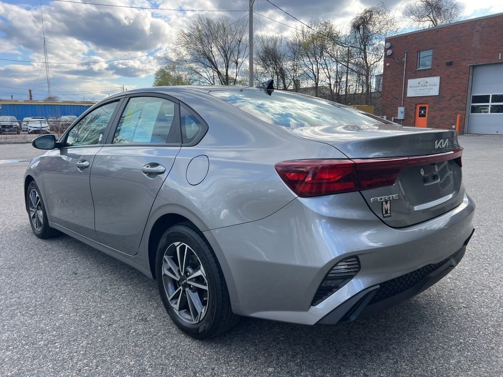 Certified 2024 Kia Forte LXS FWD image 3