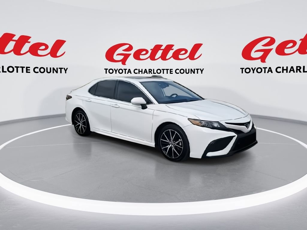 Used 2023 Toyota Camry SE image 2