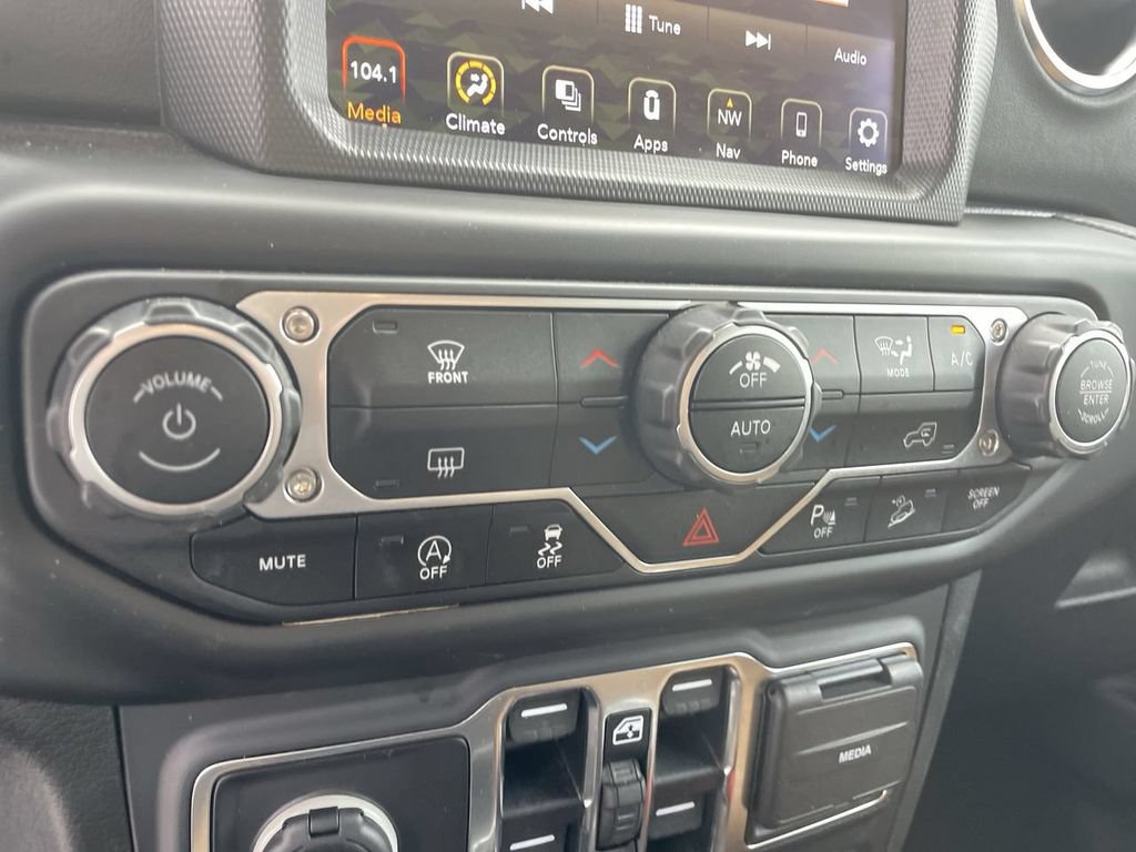 Used 2020 Jeep Wrangler Unlimited Sahara AWD/4WD image 26