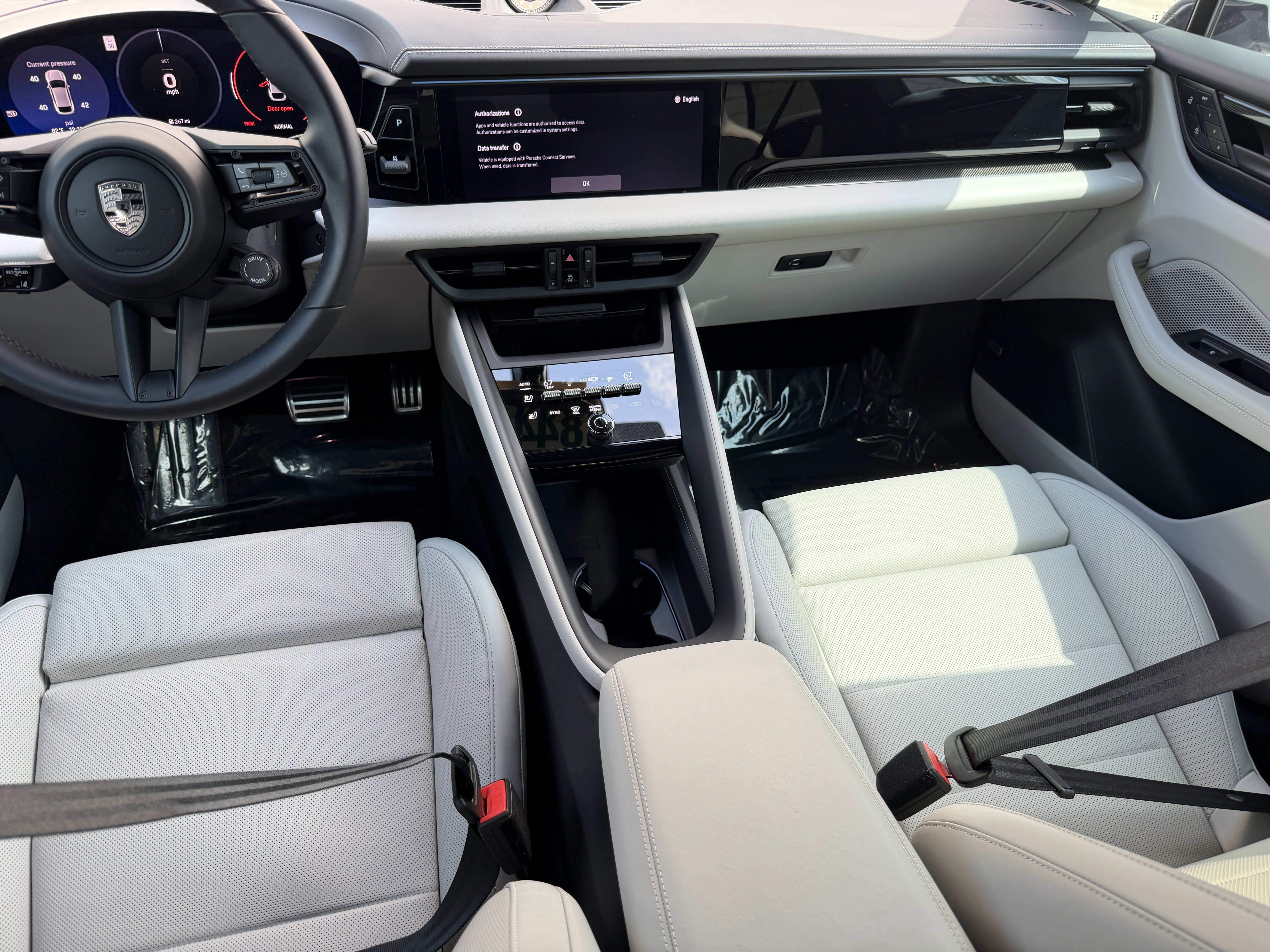 Certified 2024 Porsche Macan Turbo Electric image 17