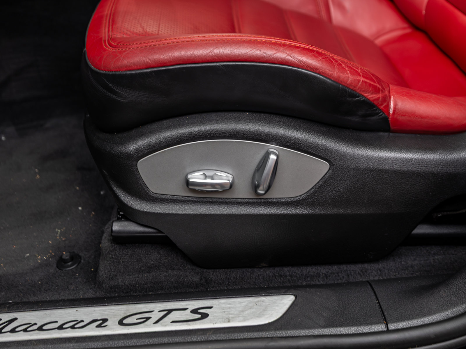 Used 2017 Porsche Macan GTS AWD/4WD image 59