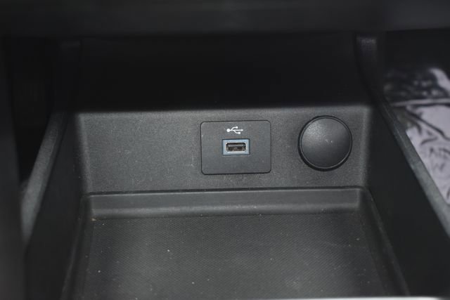 Used 2017 Ford Fusion SE image 27