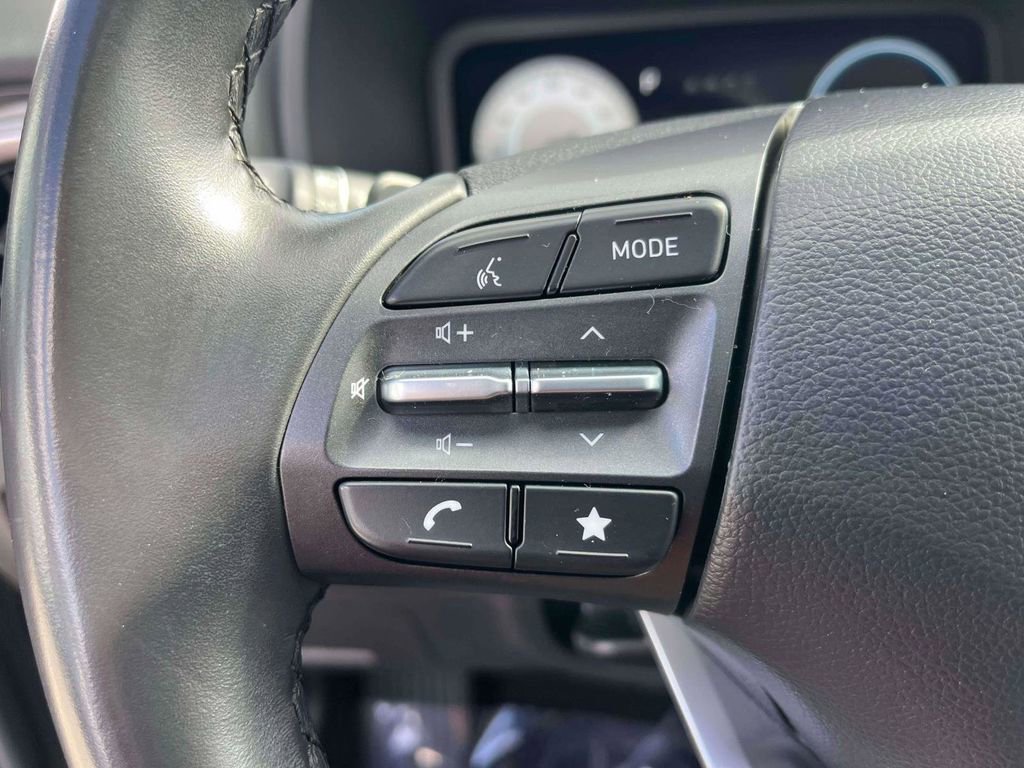 Used 2023 Hyundai Kona SEL image 18