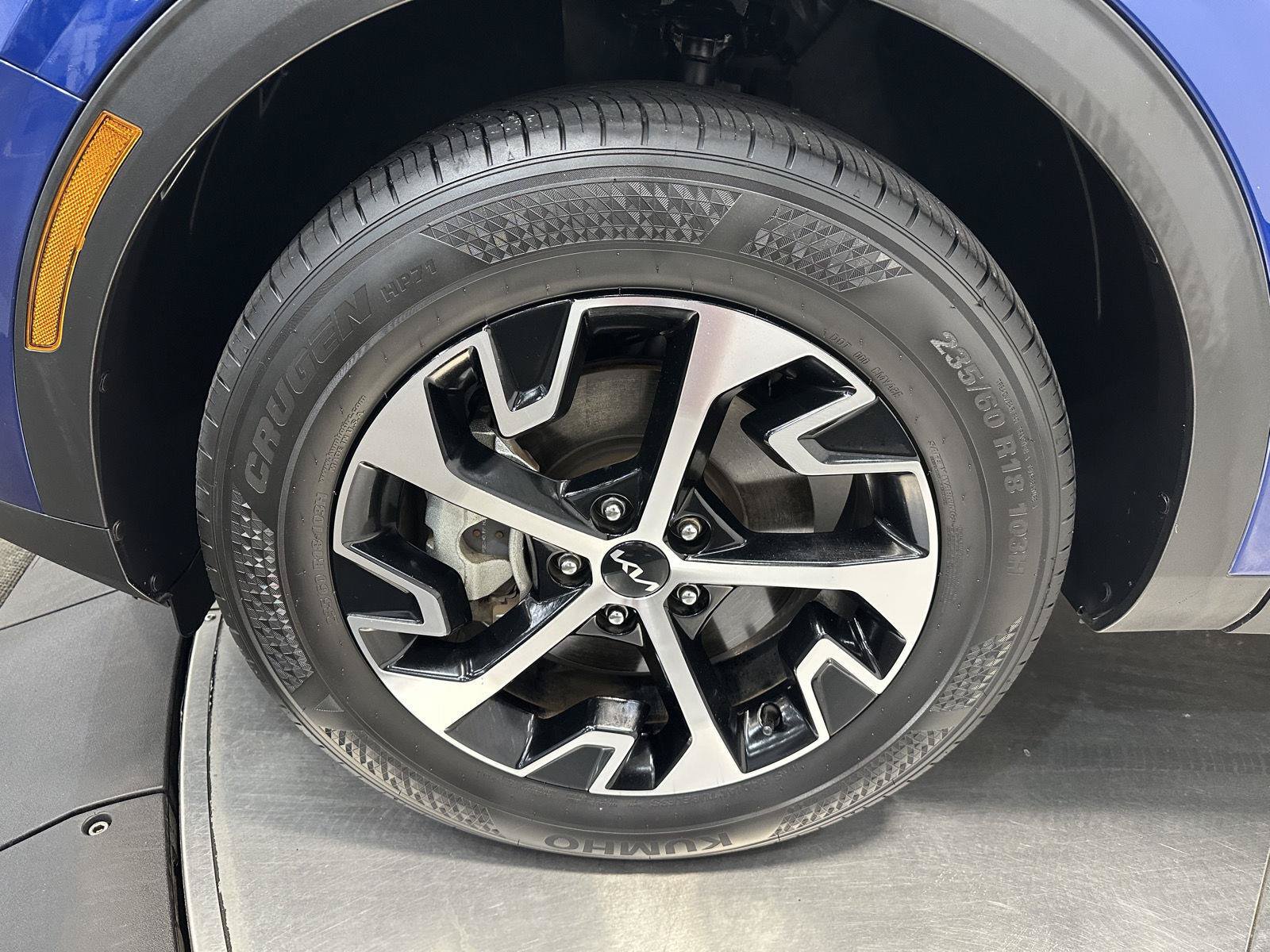 Used 2024 Kia Sportage EX AWD/4WD image 9
