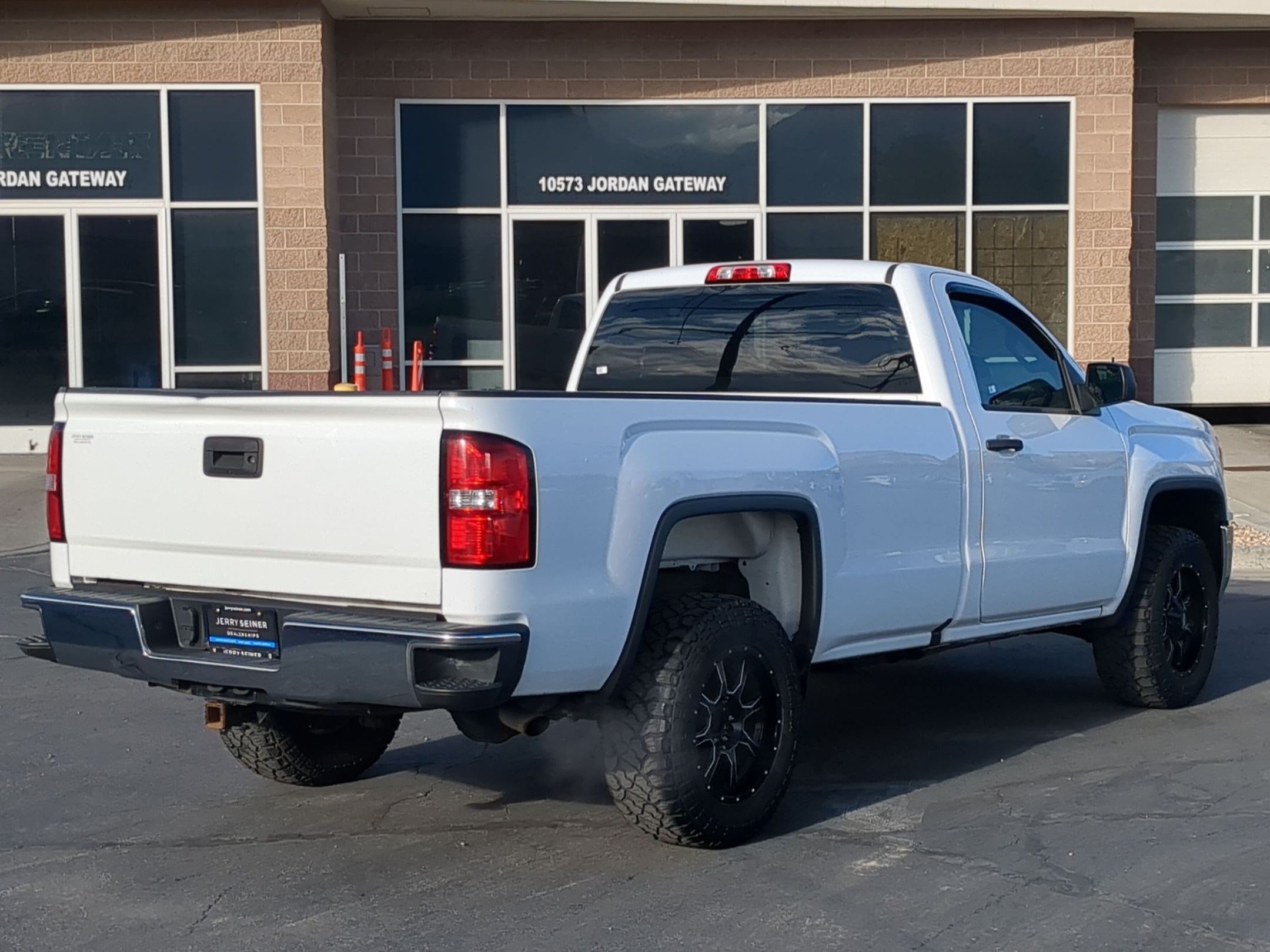 Used 2018 GMC Sierra 1500 2WD Regular Cab image 5
