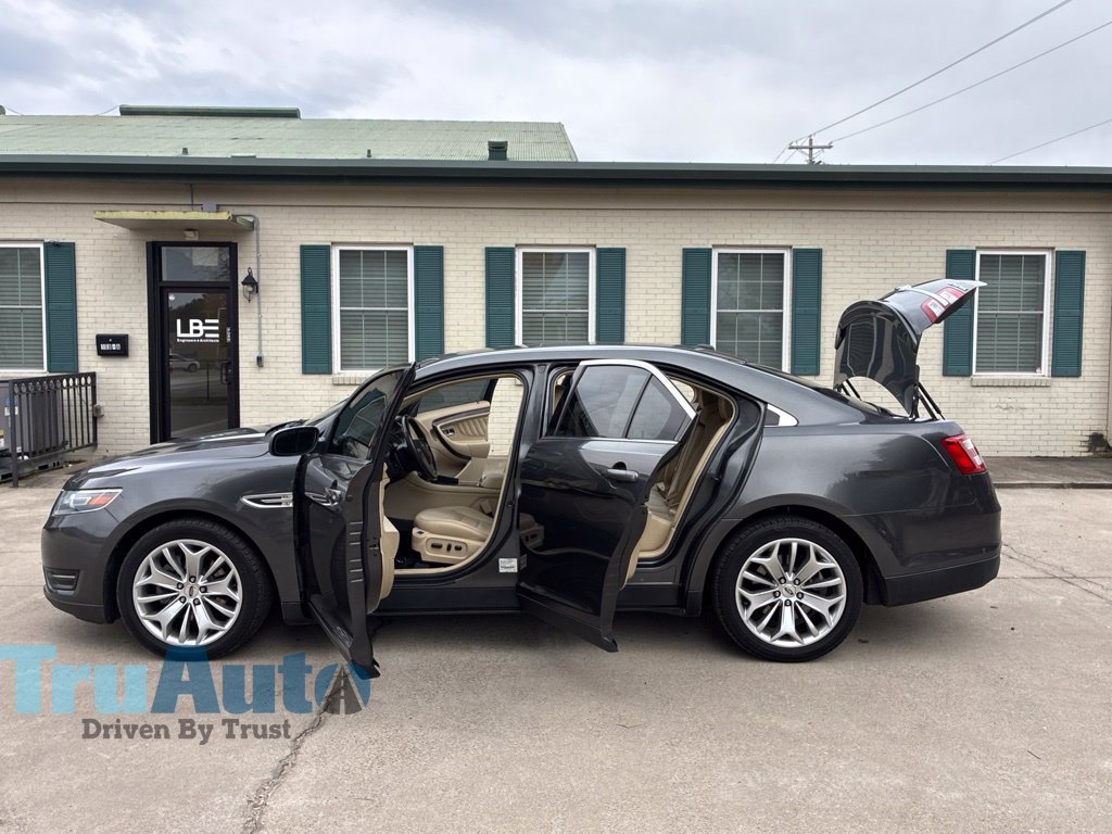 Used 2017 Ford Taurus Limited FWD image 14