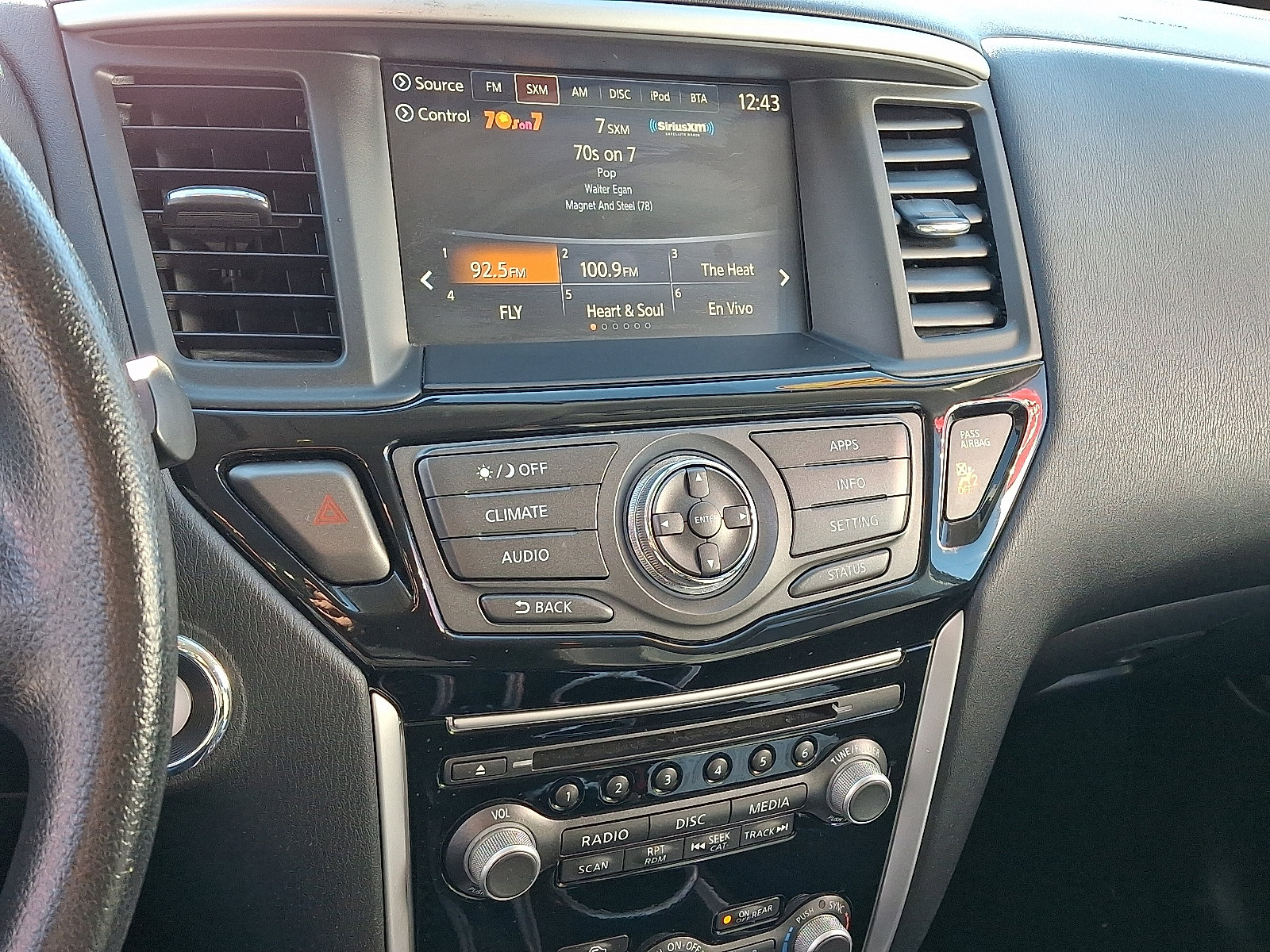 Used 2020 Nissan Pathfinder S image 18