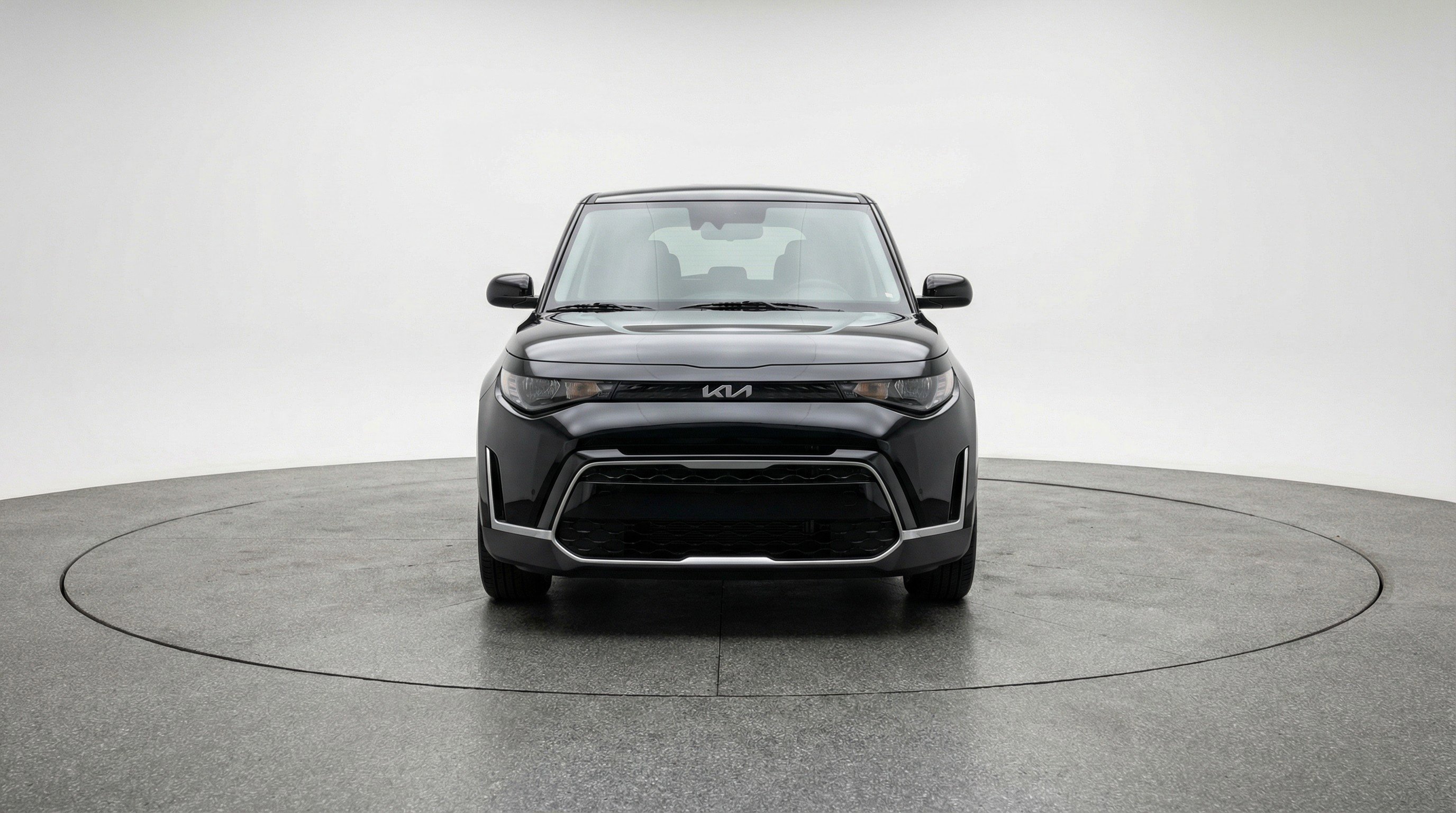 Used 2025 Kia Soul LX w/ LX Technology Package FWD image 2