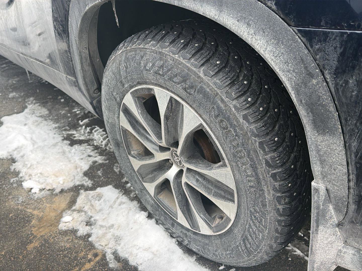 Used 2022 Toyota Highlander XLE image 10