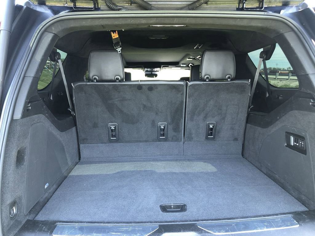 Used 2023 Cadillac Escalade ESV Sport Platinum AWD/4WD image 17