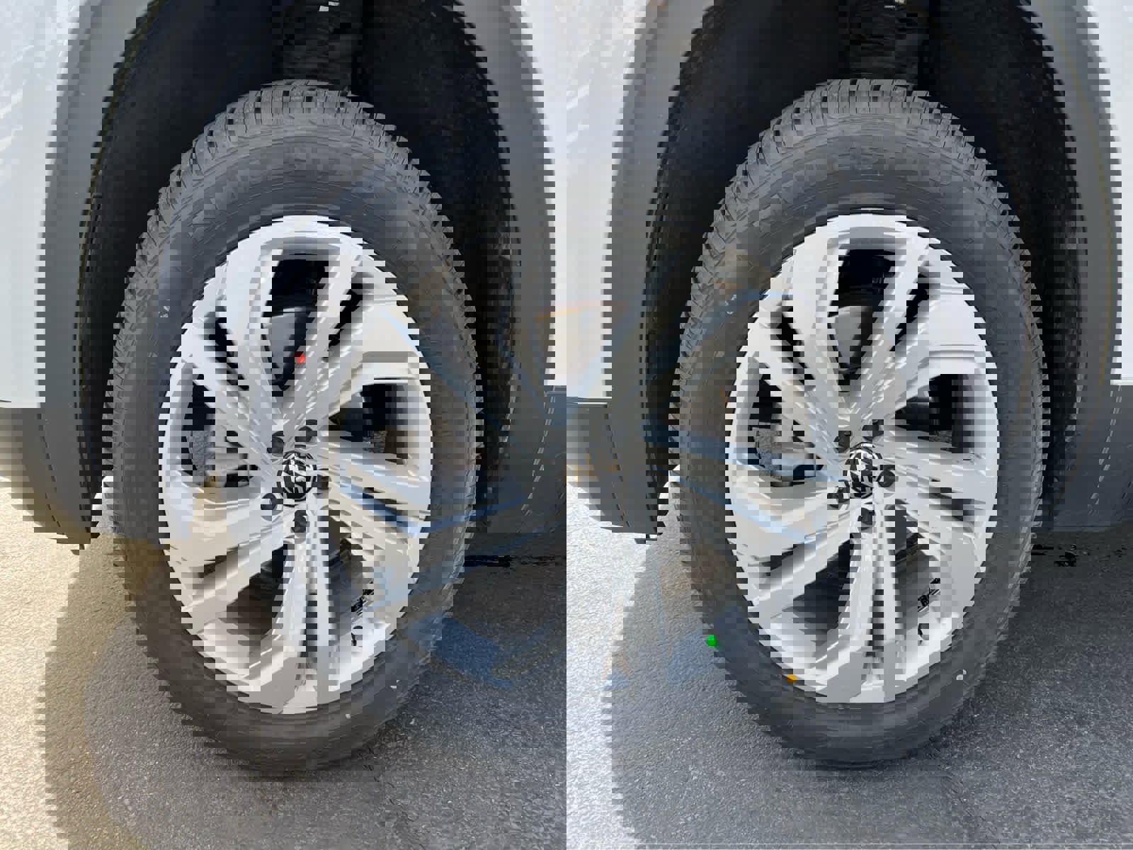 Used 2023 Volkswagen Atlas SE image 13