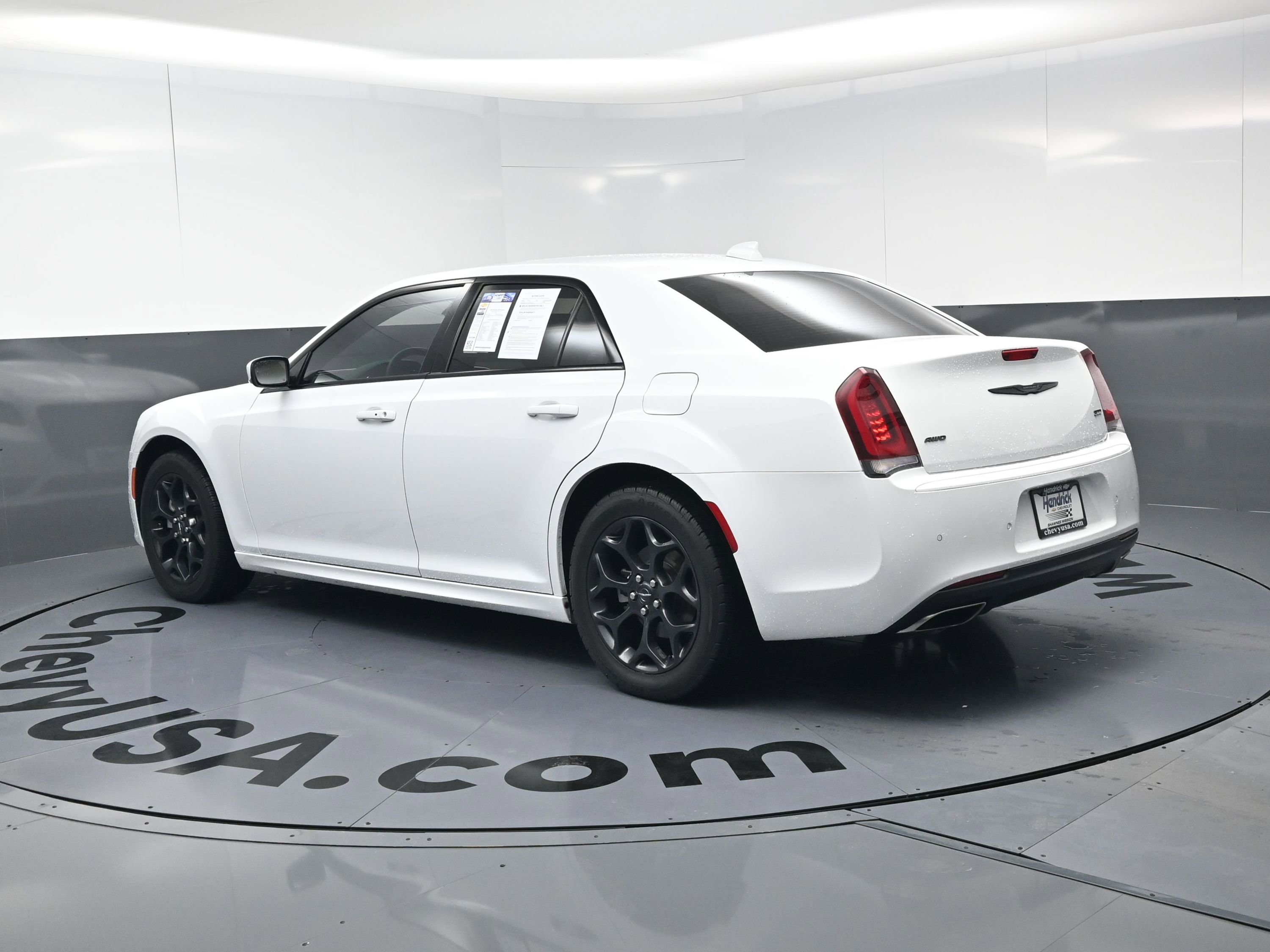 Used 2023 Chrysler 300 Touring L w/ Comfort Group image 7