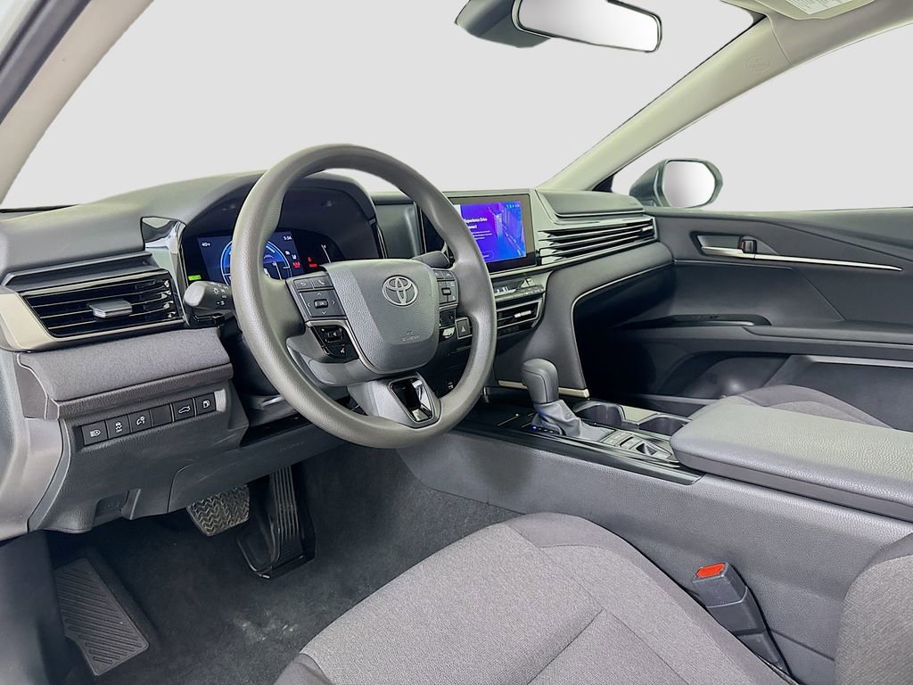 Used 2025 Toyota Camry LE image 10
