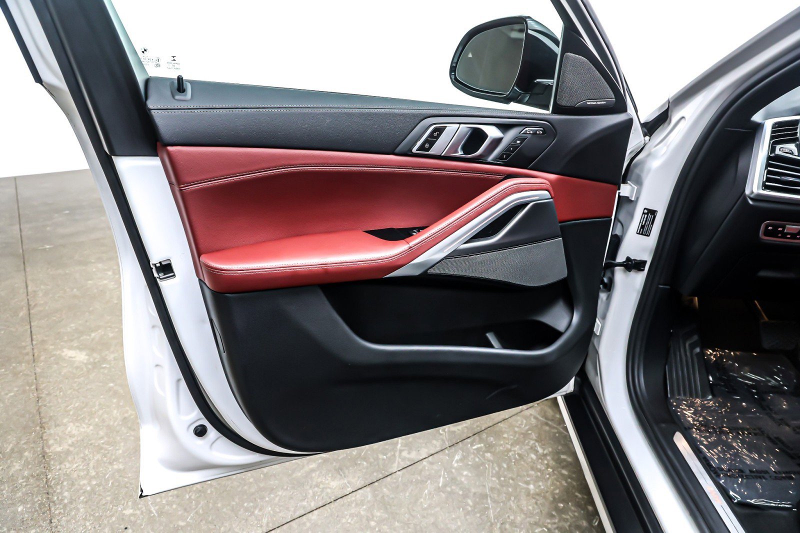 Used 2021 BMW X6 xDrive40i w/ Premium Package image 21