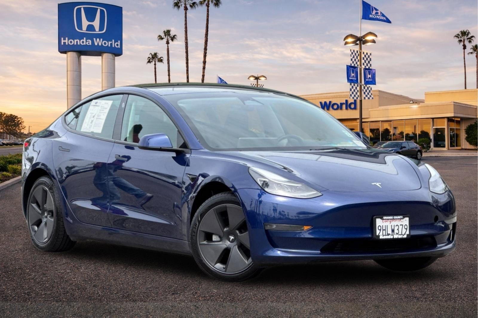 Used 2023 Tesla Model 3 Standard Range image 2